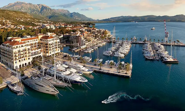 Hotel Regent Porto Montenegro hotel in ティヴァト