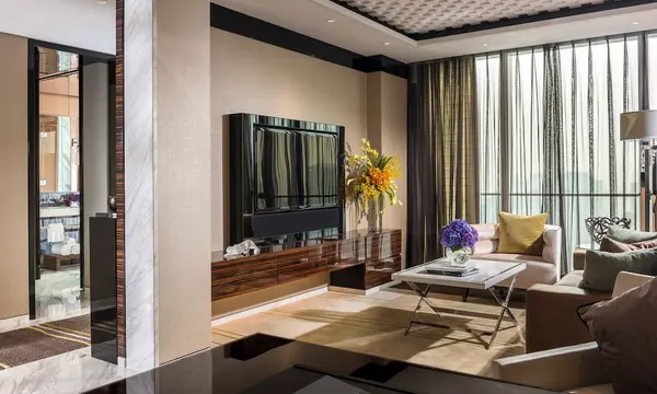 Four Seasons Hotel Shanghai at Pudong hotel in Şanghay