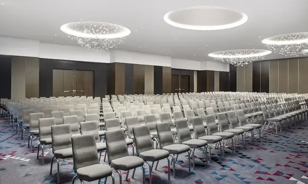 Sheraton Grand Tbilisi Metechi Palace hotel in Tiflis