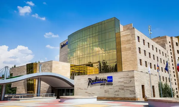 Radisson Blu Hotel, Yerevan hotel in Ereván