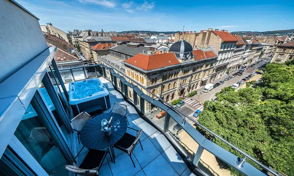 Up Hotel Budapest hotel in Budapeşte