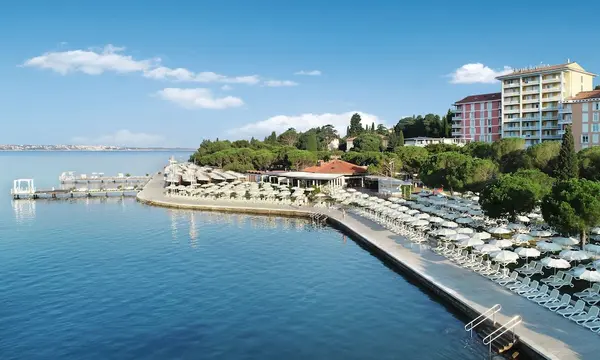 Wellness Hotel Apollo – Lifeclass Hotels & Spa, Portorož hotel in ポルトロシュ