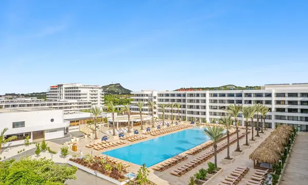 The Rif At Mangrove Beach Corendon All-Inclusive, Curio hotel in Willemstad